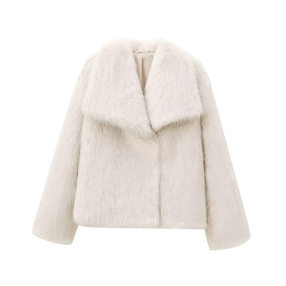 Women's faux fur coat with large lapel