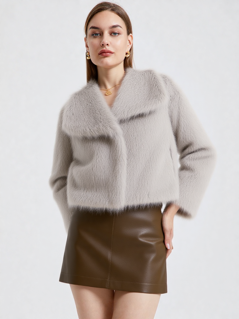 Women's faux fur coat with large lapel